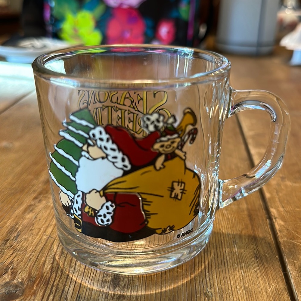 Vintage Anchor Hocking Season’s Greetings Santa Mug